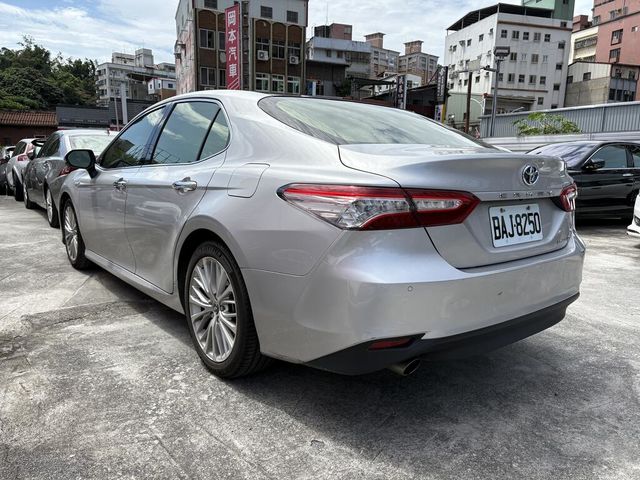 TOYOTA豐田 CAMRY HYBRID  第4張相片