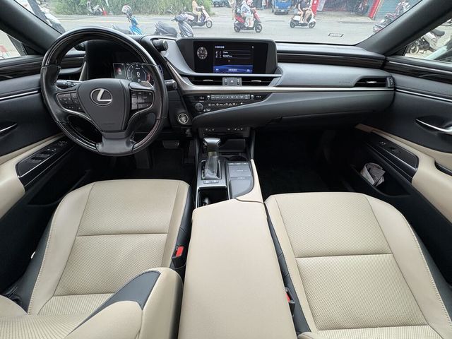 LEXUS凌志 ES200  第5張相片
