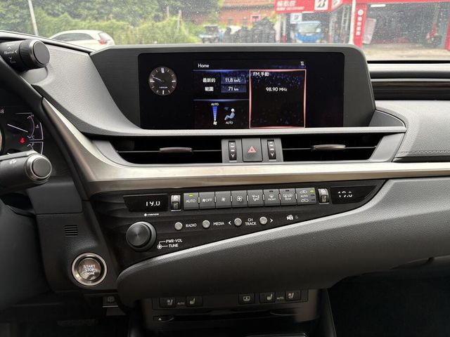 LEXUS凌志 ES200  第10張相片