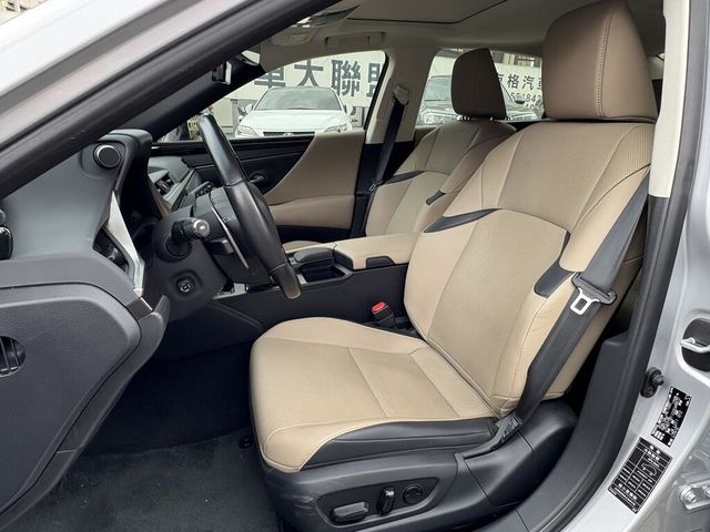 LEXUS凌志 ES200  第15張相片