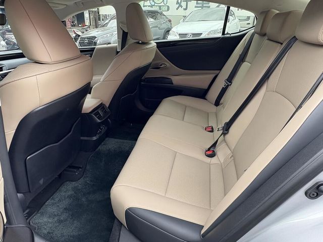 LEXUS凌志 ES200  第16張相片