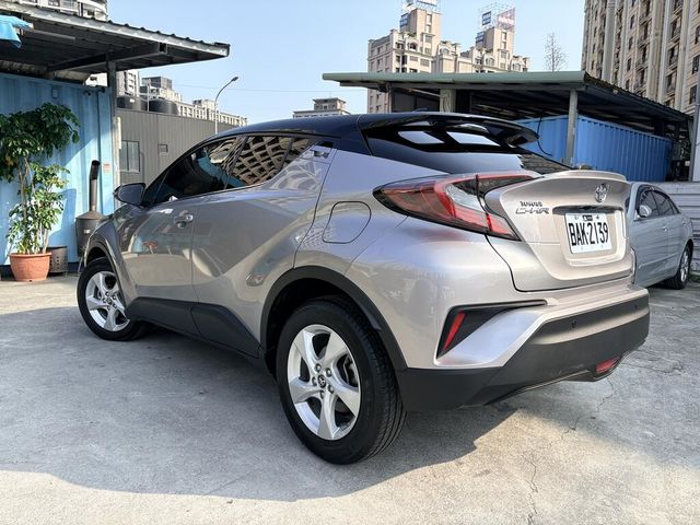TOYOTA豐田 C-HR  第4張相片