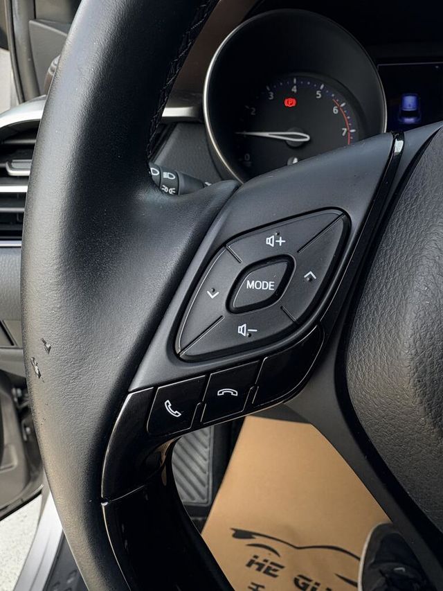 TOYOTA豐田 C-HR  第8張相片