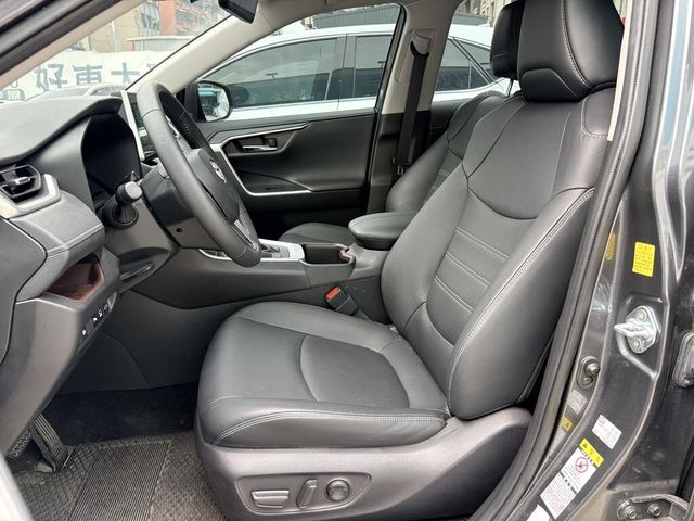 TOYOTA豐田 RAV4  第14張相片