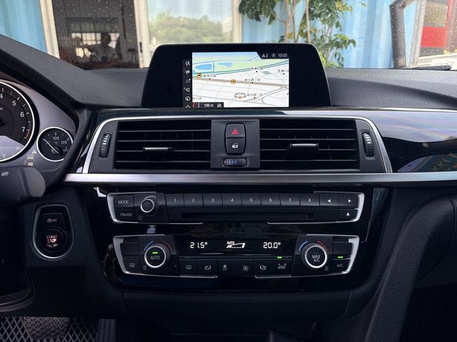 BMW寶馬 318I  第11張相片