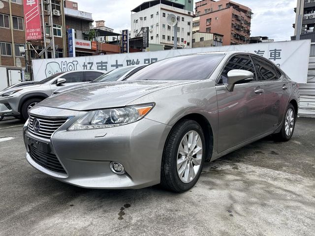 LEXUS凌志 ES300H  第1張相片