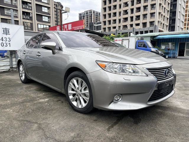 LEXUS凌志 ES300H  第3張相片
