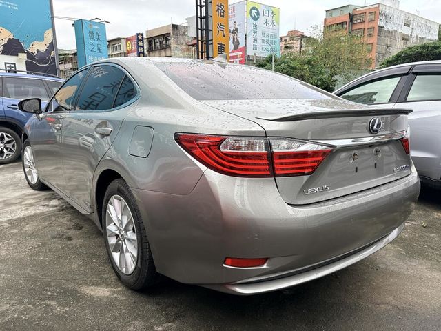 LEXUS凌志 ES300H  第4張相片