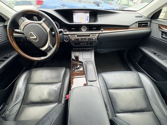 LEXUS凌志 ES300H  第5張相片