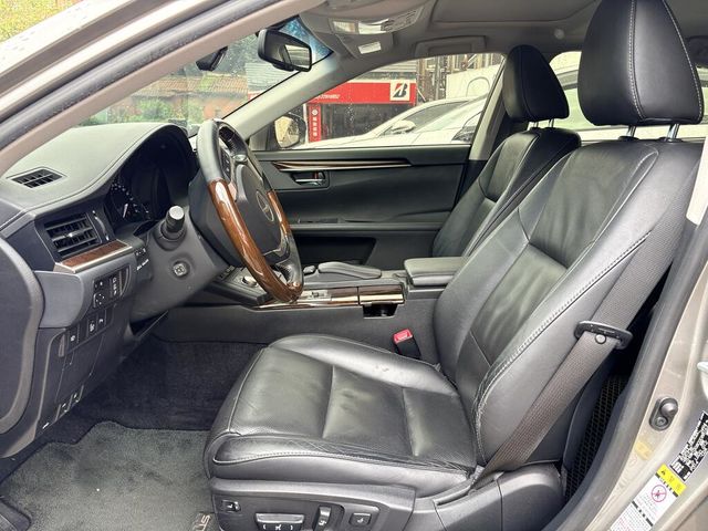 LEXUS凌志 ES300H  第11張相片