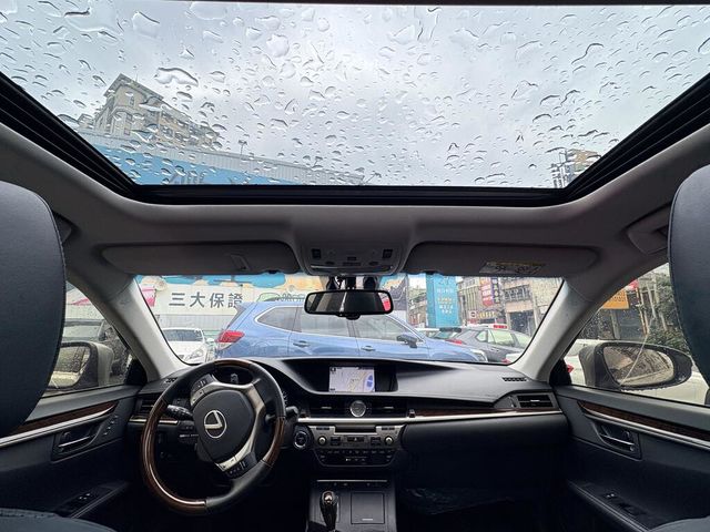 LEXUS凌志 ES300H  第12張相片