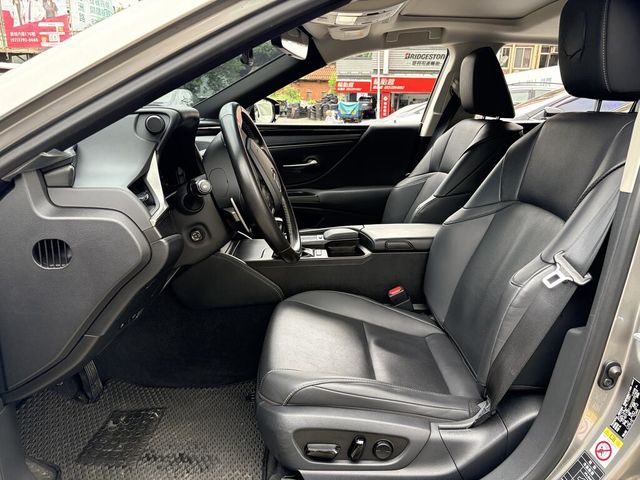 LEXUS凌志 ES200  第11張相片