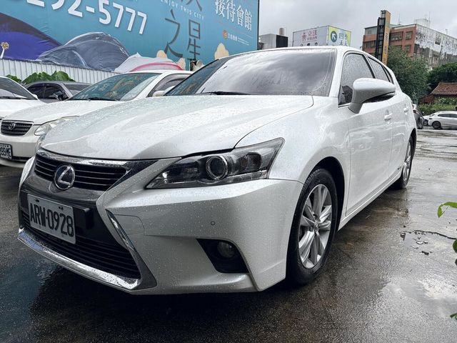 LEXUS凌志 CT200H  第1張相片