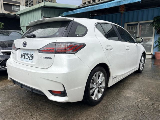 LEXUS凌志 CT200H  第2張相片