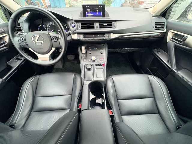 LEXUS凌志 CT200H  第5張相片