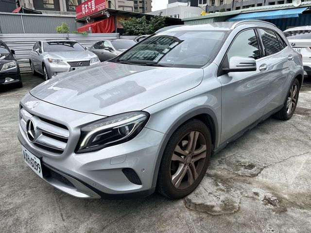 M-BENZ賓士 GLA200  第1張相片