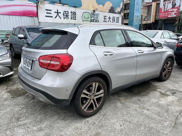 M-BENZ賓士 GLA200  第2張相片