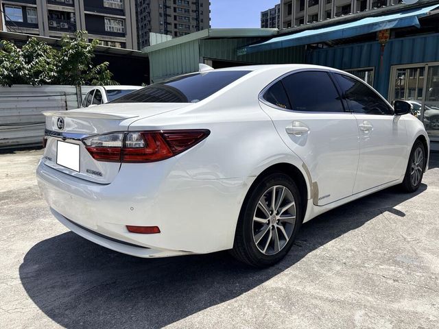LEXUS凌志 ES300H  第2張相片