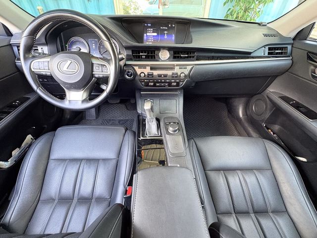 LEXUS凌志 ES300H  第5張相片