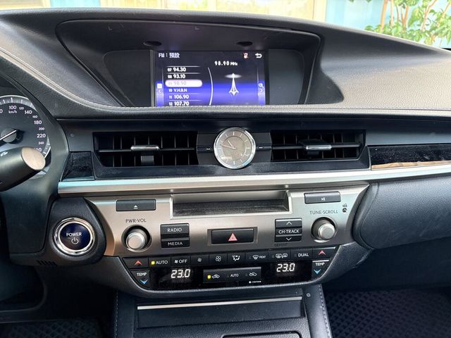LEXUS凌志 ES300H  第11張相片