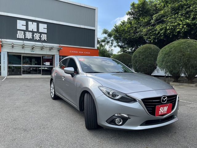 ❱❱❱魂動MAZDA3✧頂級版天窗✧馬力大✧靈敏好操控✅盲點✅都會型煞車輔助✅循跡防滑 ✅胎壓偵測★歡迎蒞臨賞車試乘★  第4張相片