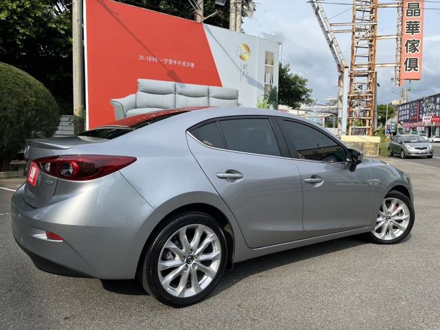 ❱❱❱魂動MAZDA3✧頂級版天窗✧馬力大✧靈敏好操控✅盲點✅都會型煞車輔助✅循跡防滑 ✅胎壓偵測★歡迎蒞臨賞車試乘★  第6張相片