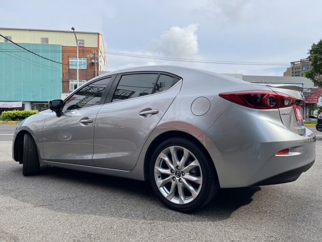 ❱❱❱魂動MAZDA3✧頂級版天窗✧馬力大✧靈敏好操控✅盲點✅都會型煞車輔助✅循跡防滑 ✅胎壓偵測★歡迎蒞臨賞車試乘★  第7張相片