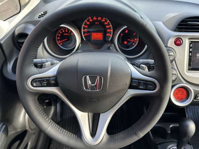 2013 Honda Fit 1.5 VTi-S✅恆溫空調✅定速巡航✅方向盤快控鍵✅ 換檔撥片★歡迎蒞臨賞車試乘★  第4張相片