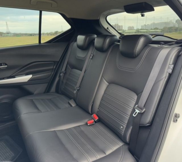 2019 Nissan Kicks 1.5僅跑8萬多✅I KEY✅恆溫空調✅定速✅環境系統✅循跡防滑★歡迎蒞臨賞車試乘★  第20張相片