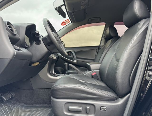 運動休旅車~ 2010 Toyota RAV4 2.4✅恆溫空調✅定速巡航✅駕駛座電動調整✅方向盤快控鍵★歡迎蒞臨賞車試  第5張相片