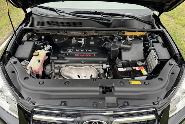 運動休旅車~ 2010 Toyota RAV4 2.4✅恆溫空調✅定速巡航✅駕駛座電動調整✅方向盤快控鍵★歡迎蒞臨賞車試  第16張相片