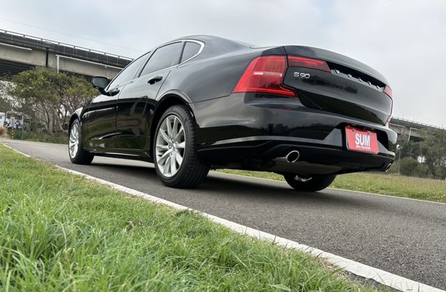 2020 Volvo S90 T4僅跑1萬多KM✅I KEY✅恆溫空調✅駕駛座電動調整✅電動行李廂蓋★歡迎蒞臨賞車試乘★  第2張相片