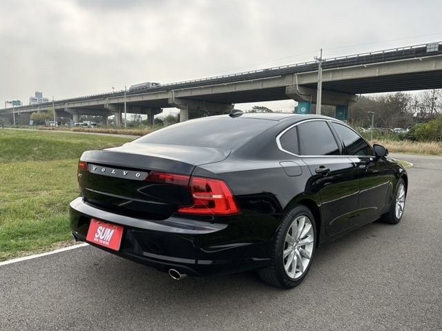 2020 Volvo S90 T4僅跑1萬多KM✅I KEY✅恆溫空調✅駕駛座電動調整✅電動行李廂蓋★歡迎蒞臨賞車試乘★  第20張相片