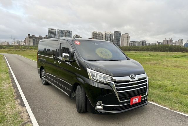 舒適大空間～2023 Toyota Granvia 6人座旗艦僅跑4萬多✅I KEY✅恆溫空調✅駕駛座／後座電動調整  第9張相片