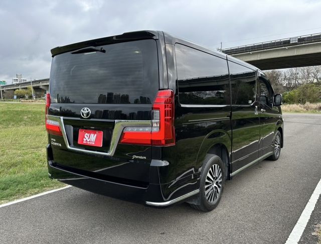 舒適大空間～2023 Toyota Granvia 6人座旗艦僅跑4萬多✅I KEY✅恆溫空調✅駕駛座／後座電動調整  第13張相片