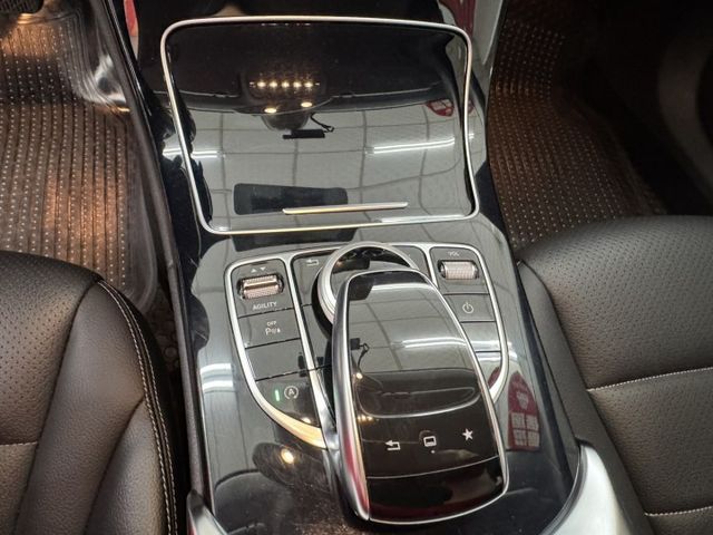 2015 Benz Class C180僅跑 9 萬多KM✅恆溫空調✅分區溫控✅定速巡航✅循跡防滑★歡迎蒞臨賞車試乘★  第18張相片