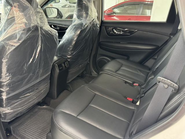 2019 Nissan X-Trail 2.0 2WD 智行版~僅跑6萬多KM✅I KEY✅恆溫空調✅定速巡航✅環景影像  第11張相片