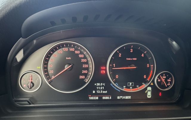 2013 BMW 520D M5套件~僅跑１０萬多KM✅I KEY✅恆溫空調✅空力套件✅雙前座跑車座椅★歡迎蒞臨賞車試乘  第5張相片