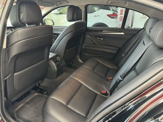 2013 BMW 520D M5套件~僅跑１０萬多KM✅I KEY✅恆溫空調✅空力套件✅雙前座跑車座椅★歡迎蒞臨賞車試乘  第7張相片