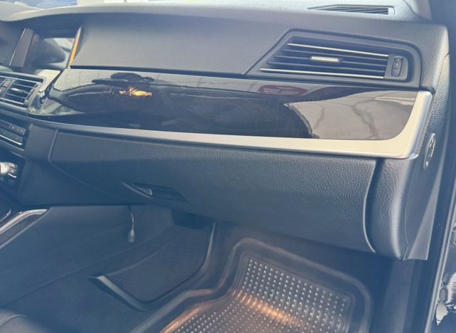 2013 BMW 520D M5套件~僅跑１０萬多KM✅I KEY✅恆溫空調✅空力套件✅雙前座跑車座椅★歡迎蒞臨賞車試乘  第12張相片