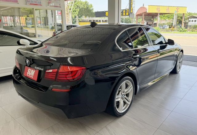 2013 BMW 520D M5套件~僅跑１０萬多KM✅I KEY✅恆溫空調✅空力套件✅雙前座跑車座椅★歡迎蒞臨賞車試乘  第14張相片