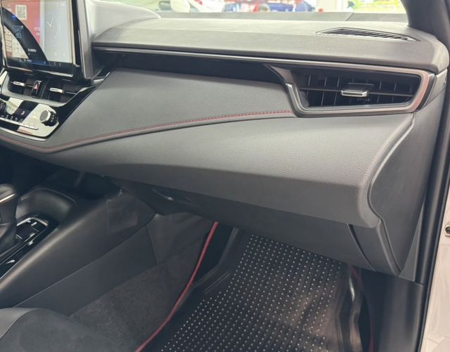 2024年型式  TOYOTA ALTIS GR版  中獎車~僅跑１５KM✅I KEY✅恆溫空調✅雙前座跑車座椅★歡迎蒞  第9張相片