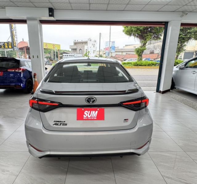 2024年型式  TOYOTA ALTIS GR版  中獎車~僅跑１５KM✅I KEY✅恆溫空調✅雙前座跑車座椅★歡迎蒞  第11張相片
