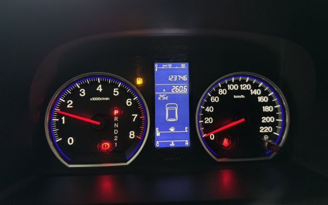 2011 HONDA CRV VTi-S~僅跑12萬多KM✅電動天窗✅恆溫空調✅定速巡航✅駕駛座電動調整★歡迎蒞臨賞車試  第4張相片