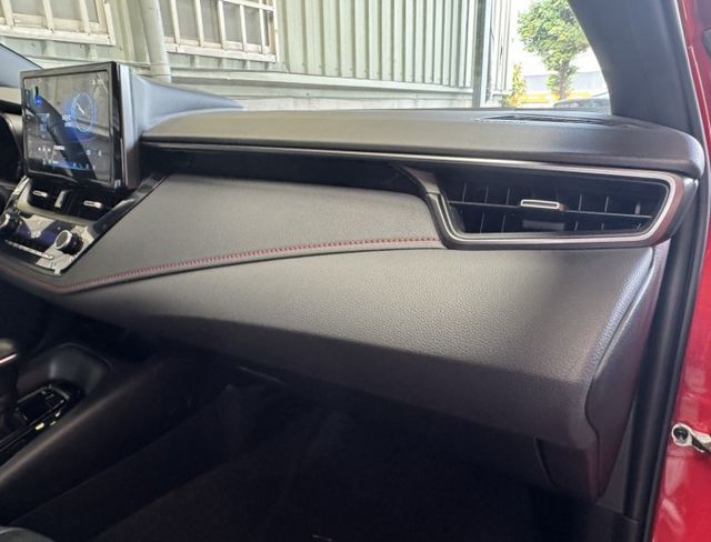 2024  TOYOTA ALTIS GR版  中獎車~僅跑１３KM✅I KEY✅恆溫空調✅定速巡航✅ACC主動跟車★歡  第5張相片