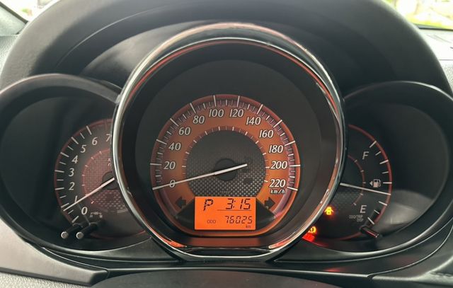 2017 TOYOTA YARIS~僅跑７萬多KM✅恆溫空調✅蜂鳴式倒車輔助系統✅ 電子煞車力道輔助★歡迎蒞臨賞車試乘★  第11張相片