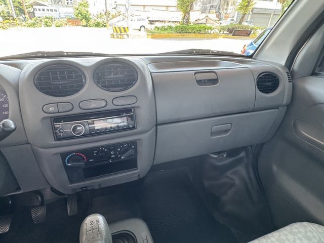 2017 中華菱利貨車 1.3 蓬式 僅跑12萬多KM～保證里程    ★歡迎蒞臨賞車試乘★  第6張相片