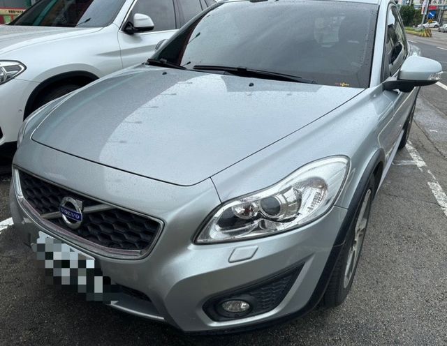 2012 VOLVO C30 D4僅跑６萬多KM✅恆溫空調✅定速巡航✅雙前座電動調整✅雙前座電熱椅✅雙前座位置記憶  第1張相片