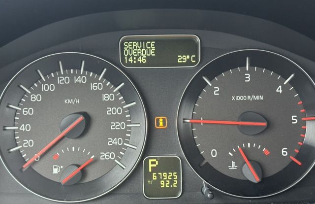 2012 VOLVO C30 D4僅跑６萬多KM✅恆溫空調✅定速巡航✅雙前座電動調整✅雙前座電熱椅✅雙前座位置記憶  第4張相片