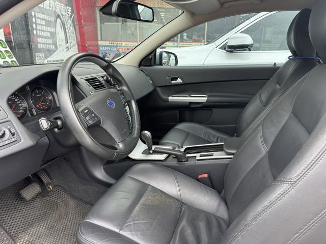 2012 VOLVO C30 D4僅跑６萬多KM✅恆溫空調✅定速巡航✅雙前座電動調整✅雙前座電熱椅✅雙前座位置記憶  第5張相片